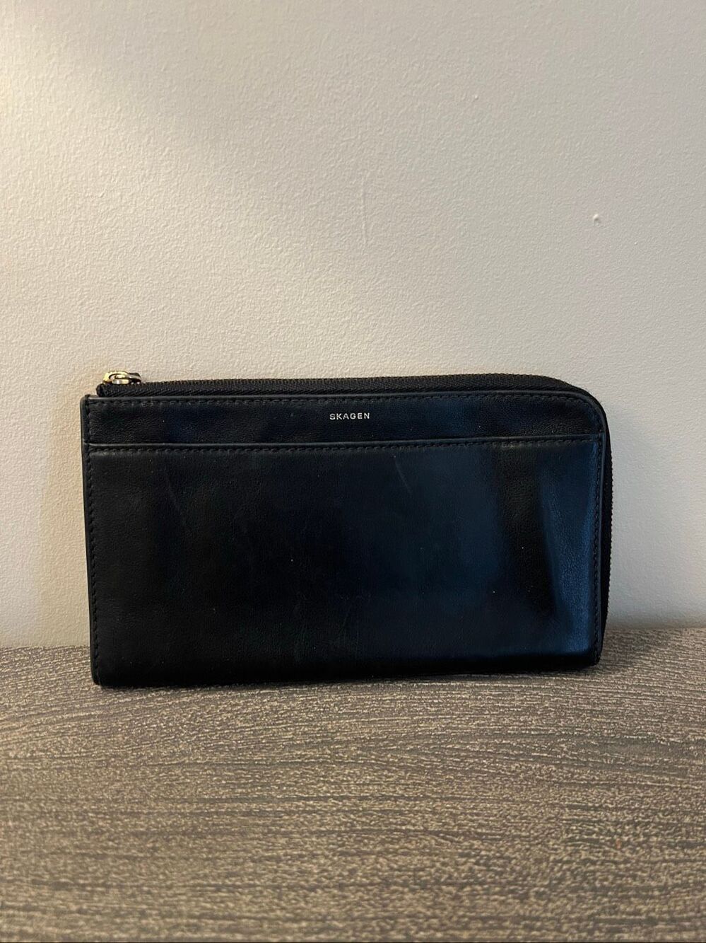 Skagen Black Leather Zip Wallet Pouch